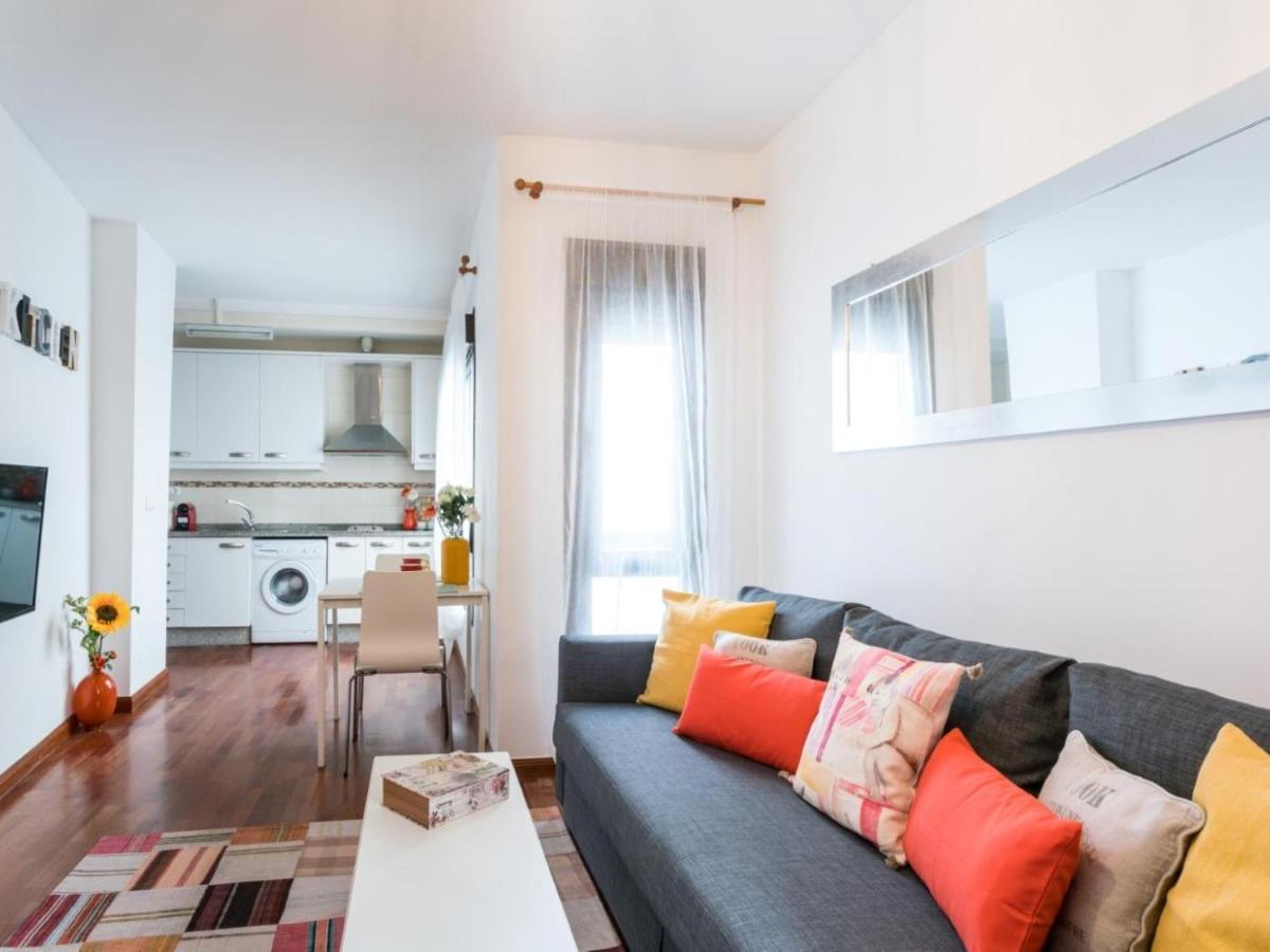Holi-Rent Santa Marina Apartment Seville Exterior photo